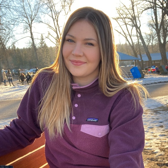 Meet your Posher, Katelyn - Picture 1 of 1